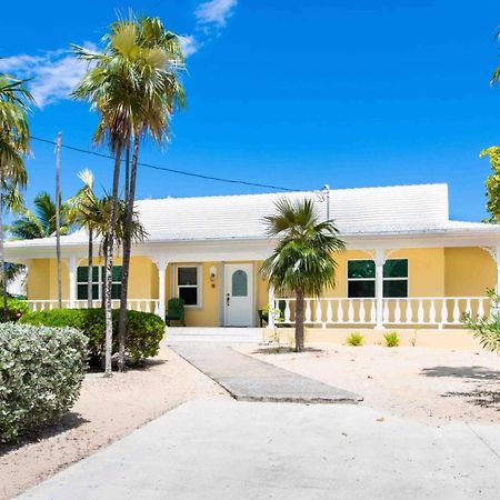 Thatch Hill - Renovated Beach House With Pool, Short Walk To The Rum Point Club Driftwood Village Buitenkant foto