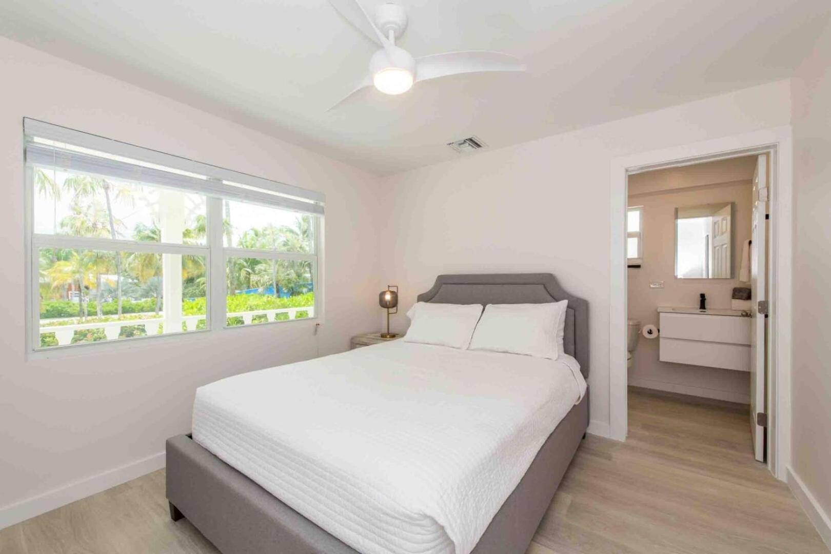 Thatch Hill - Renovated Beach House With Pool, Short Walk To The Rum Point Club Driftwood Village Buitenkant foto