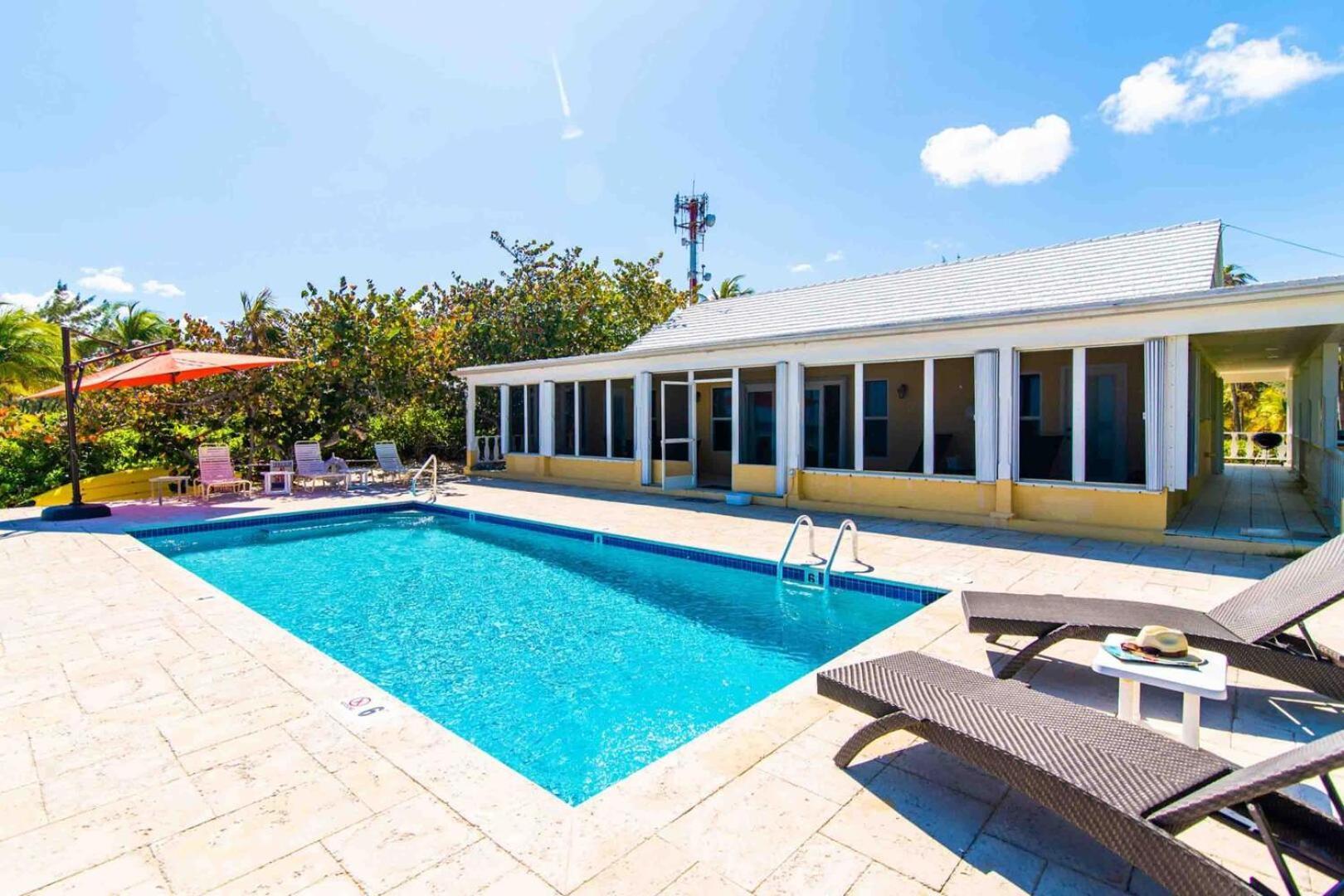 Thatch Hill - Renovated Beach House With Pool, Short Walk To The Rum Point Club Driftwood Village Buitenkant foto