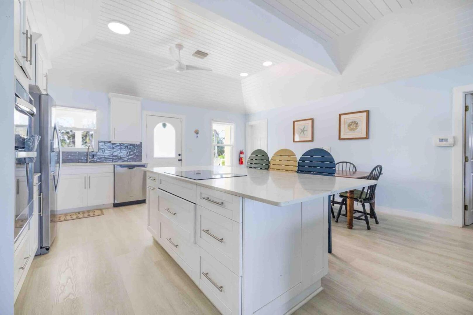Thatch Hill - Renovated Beach House With Pool, Short Walk To The Rum Point Club Driftwood Village Buitenkant foto
