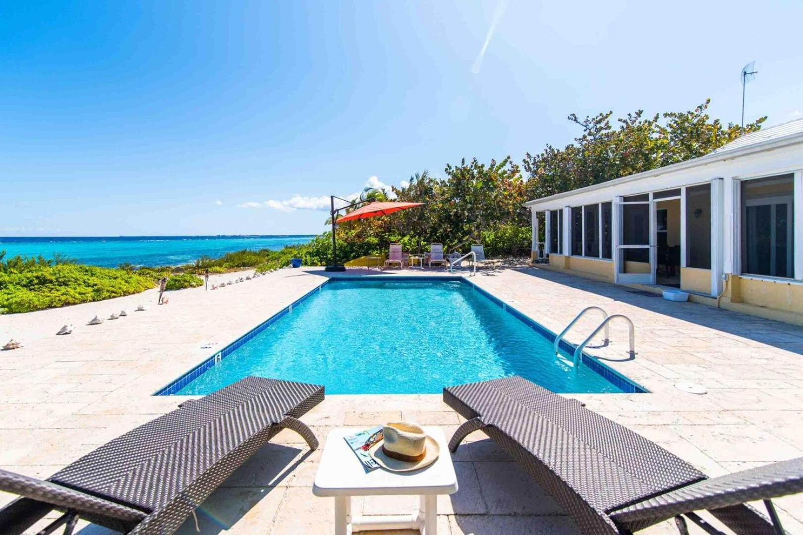 Thatch Hill - Renovated Beach House With Pool, Short Walk To The Rum Point Club Driftwood Village Buitenkant foto